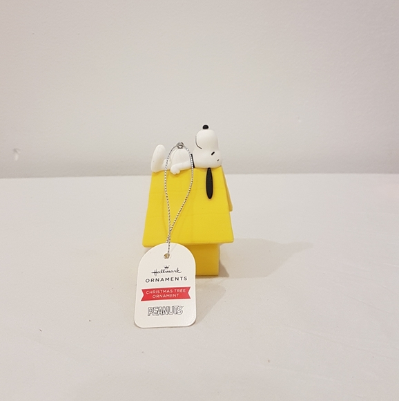 Yellow Hallmark Peanuts Christmas Tree Ornaments Snoopy on Top of Doghouse - Picture 1 of 4